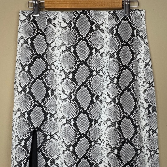 TopShop Black/White Snake Print Faux Leather Midi Pencil Skirt with Slit; Size 8 - Picture 2 of 9
